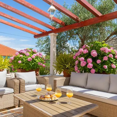Apartment Apartments4you Supetar-the And Popular For Discovering The Island - Free Parking - 200 Meters From The