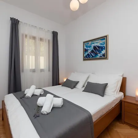 Apartments4you Supetar-the And Popular For Discovering The Island - Free Parking - 200 Meters From The