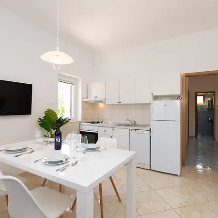 Apartments4you Supetar-the And Popular For Discovering The Island - Free Parking - 200 Meters From The Apartment *