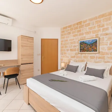 Apartments4you Supetar-the And Popular For Discovering The Island - Free Parking - 200 Meters From The Apartment Supetar