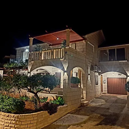 Apartment Apartments4you Supetar-the And Popular For Discovering The Island - Free Parking - 200 Meters From The