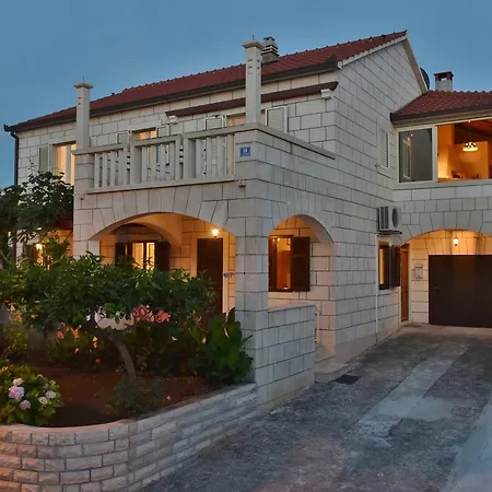 Apartments4you Supetar-the And Popular For Discovering The Island - Free Parking - 200 Meters From The Apartment Supetar